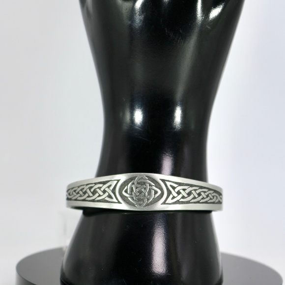 Unisex Pewter Celtic Knot Bracelet - Picture 6 of 6